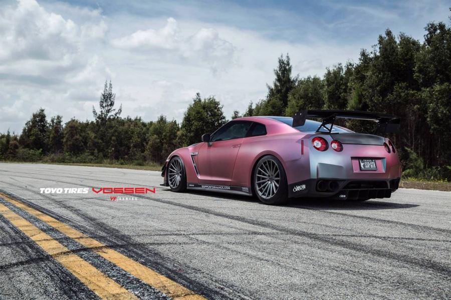  Nissan GT-R by Vossen 2014 года  (фото 2 из 18)